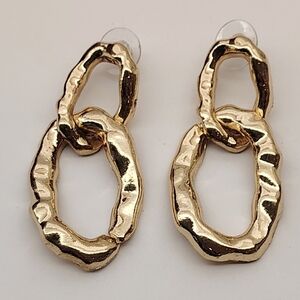 Chic Gold-Tone Linked Pierced  Earrings